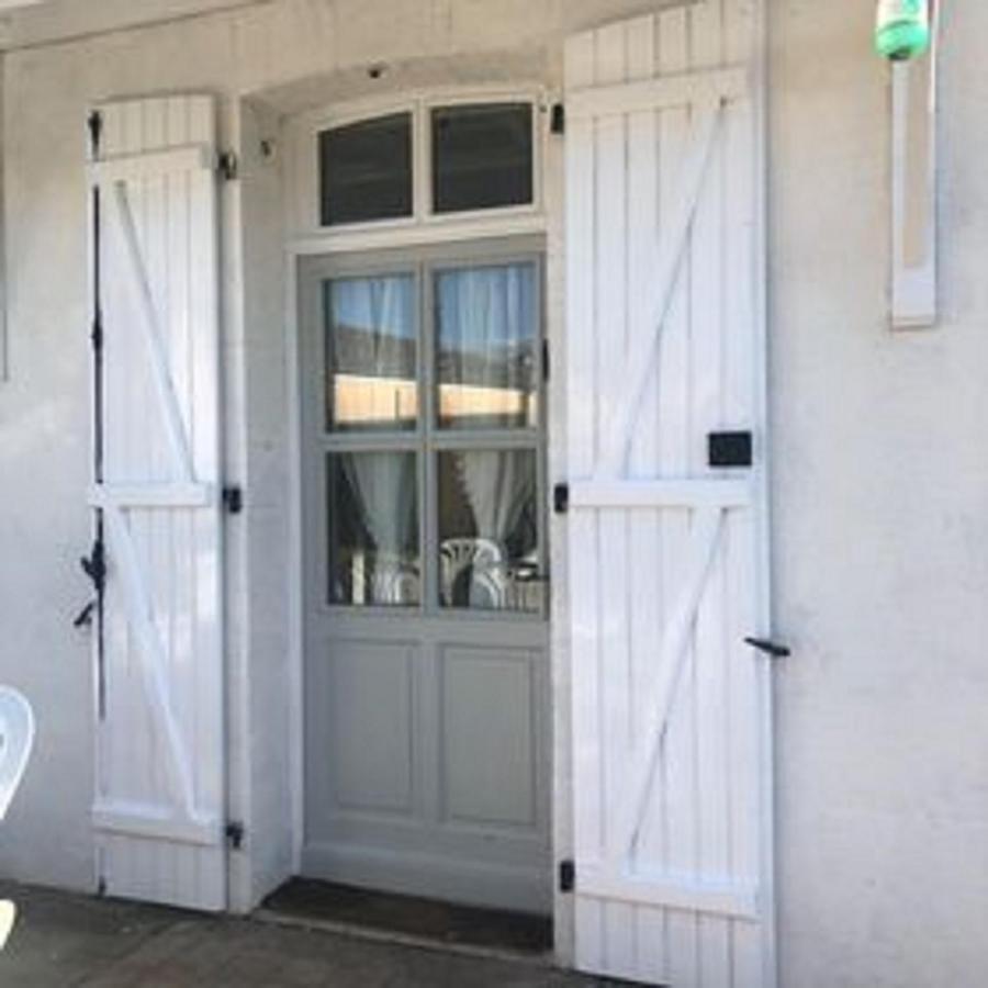 Gite Des Roses Oradour-Fanais Exterior photo